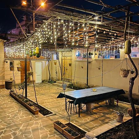 Guest House - Avlabari Tbilisi ภายนอก รูปภาพ