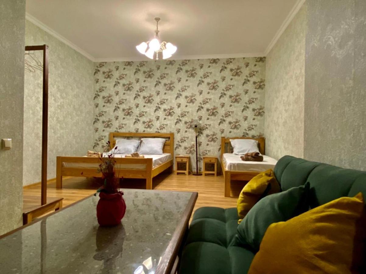 Guest House - Avlabari Tbilisi ภายนอก รูปภาพ