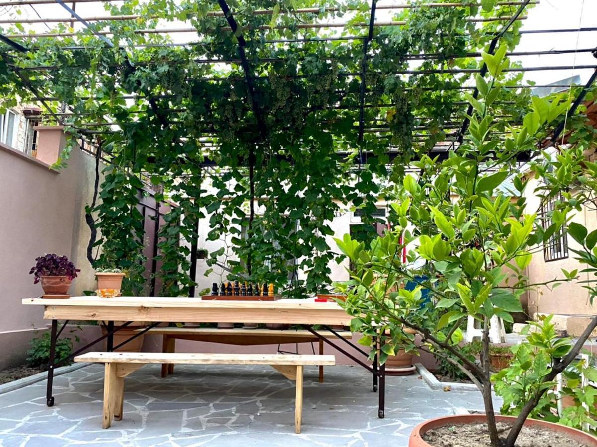 Guest House - Avlabari Tbilisi ภายนอก รูปภาพ