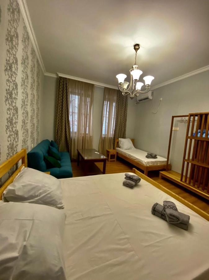 Guest House - Avlabari Tbilisi ภายนอก รูปภาพ
