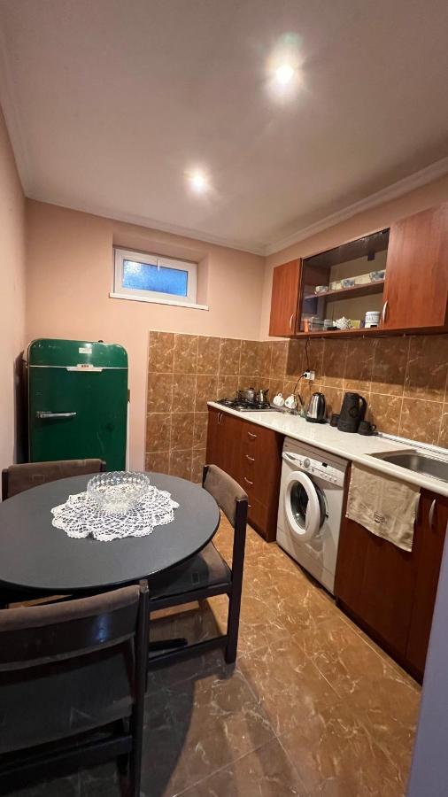 Guest House - Avlabari Tbilisi ภายนอก รูปภาพ