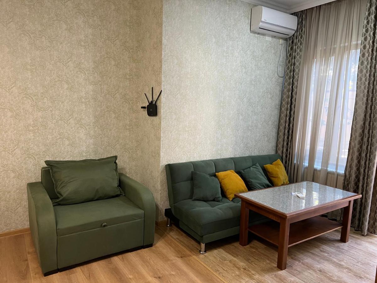Guest House - Avlabari Tbilisi ภายนอก รูปภาพ