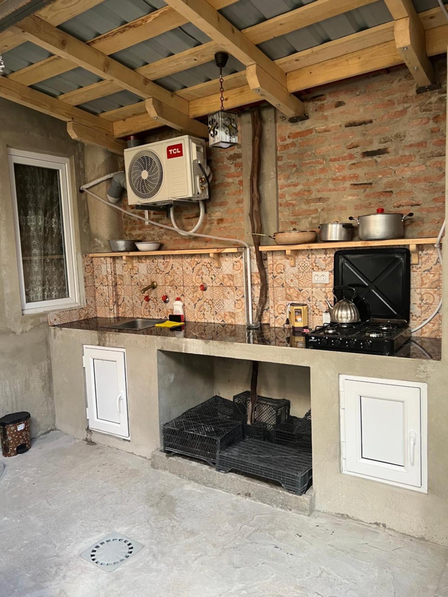 Guest House - Avlabari Tbilisi ภายนอก รูปภาพ