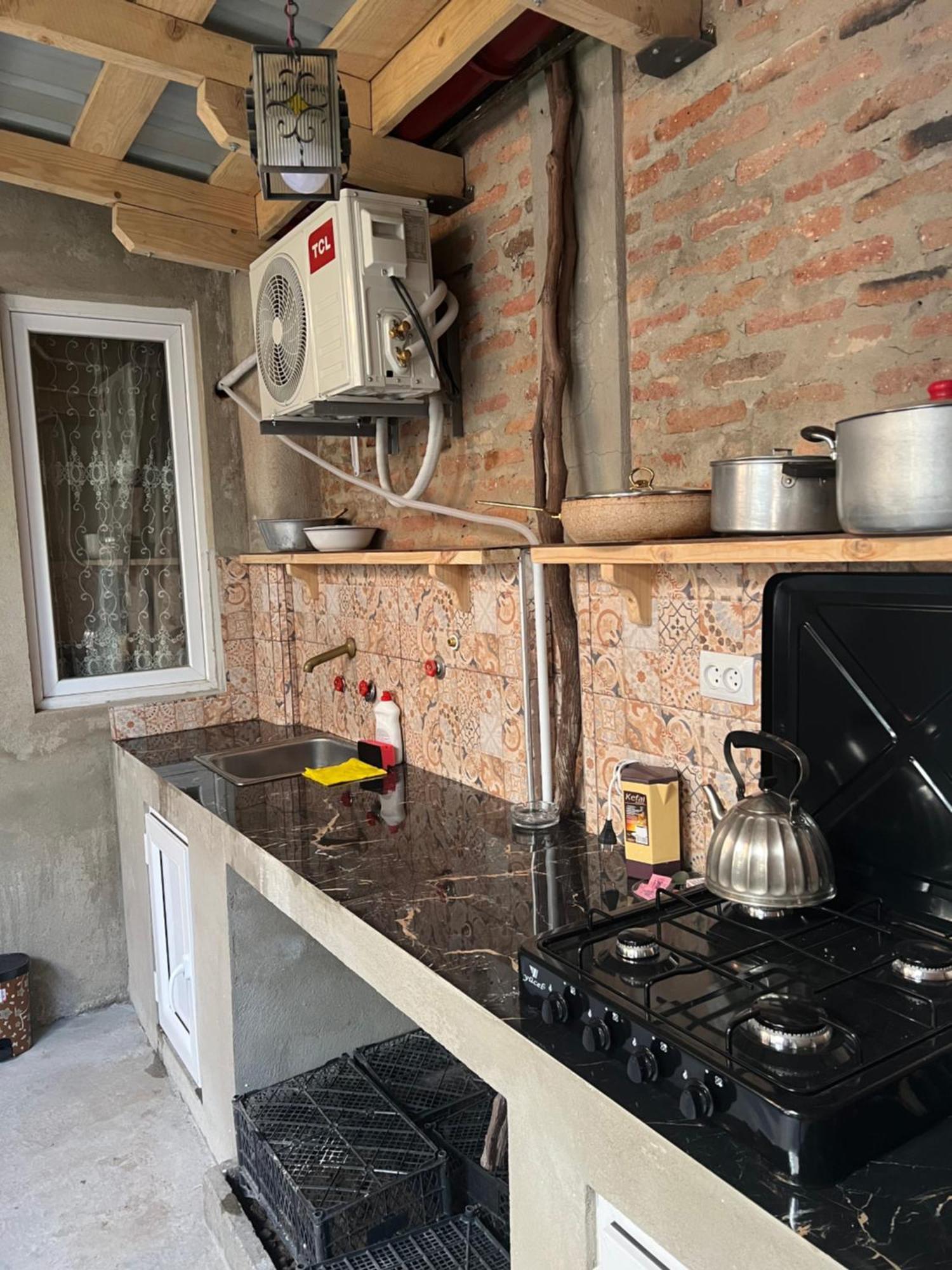 Guest House - Avlabari Tbilisi ภายนอก รูปภาพ