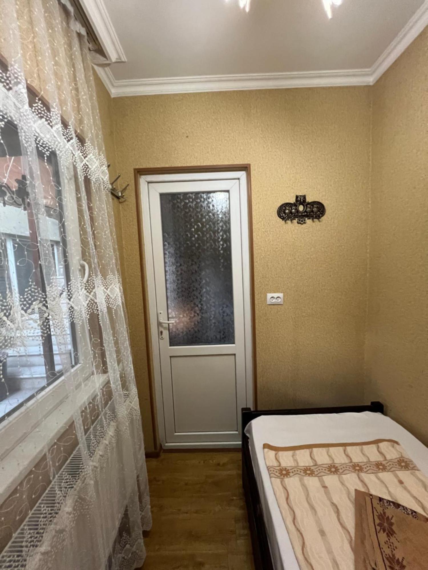 Guest House - Avlabari Tbilisi ภายนอก รูปภาพ